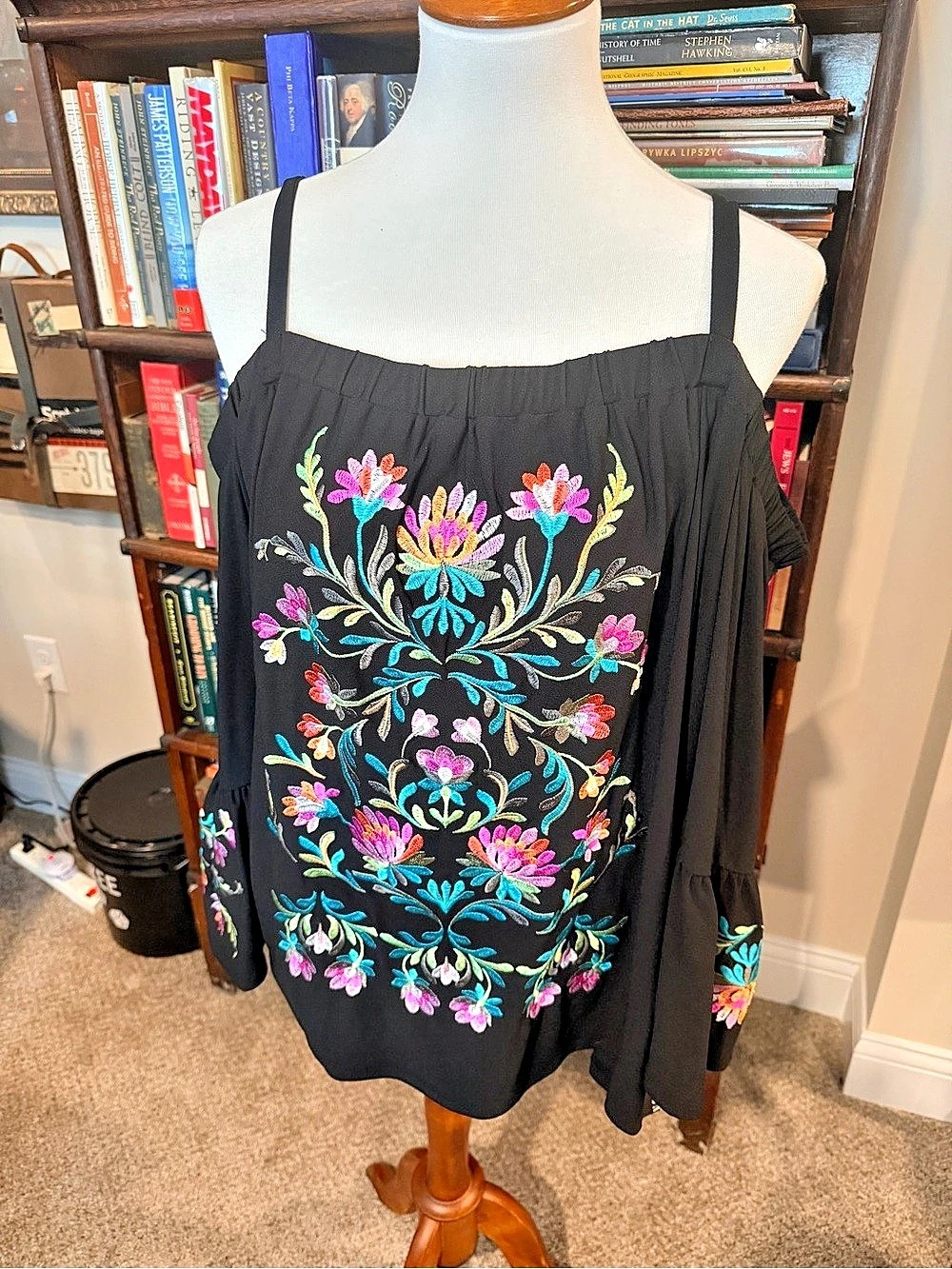 INC Floral Embroidered Blouse in Black Size 3X NWT